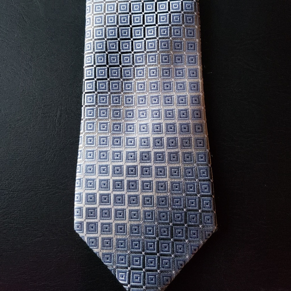 Van Heusen 100% silk men's tie